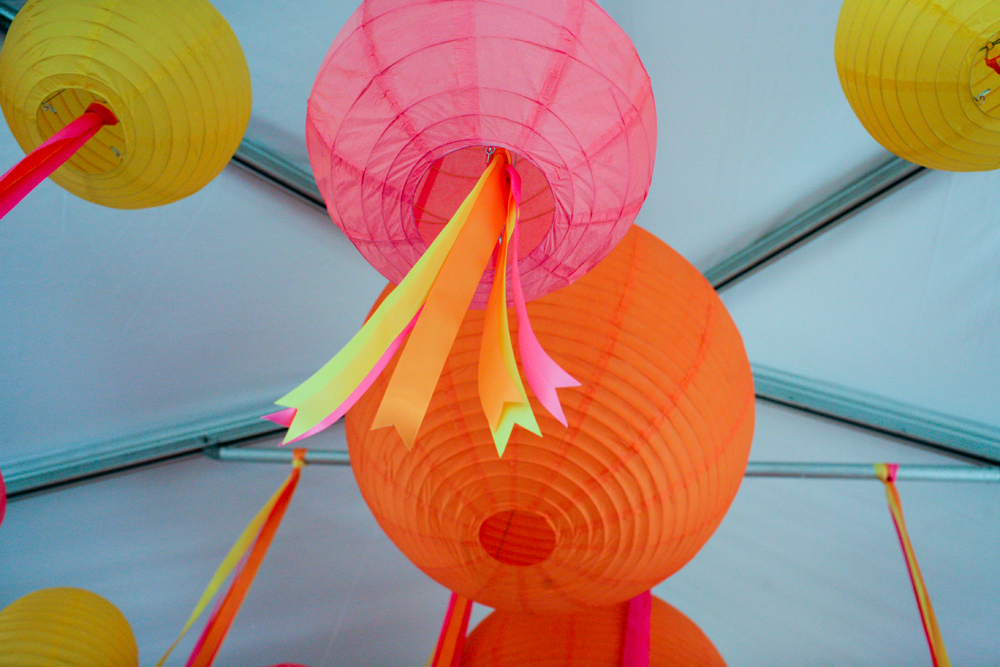 chinese lanterns at weddings